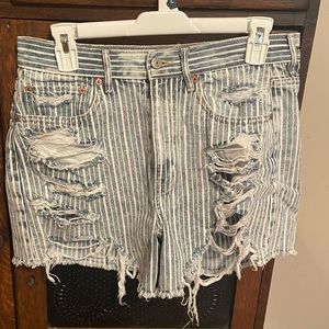 American Eagle 90’s boyfriend shorts